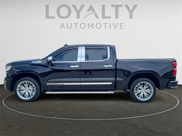 2022 Chevrolet Silverado 1500 High Country photo 2