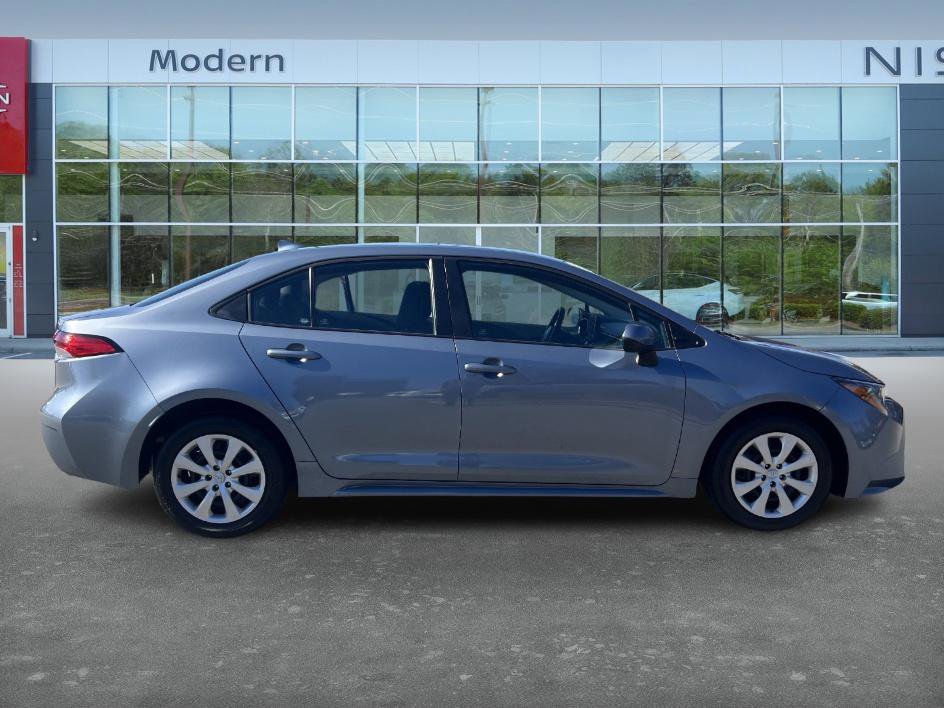 2023 Toyota Corolla LE photo 4