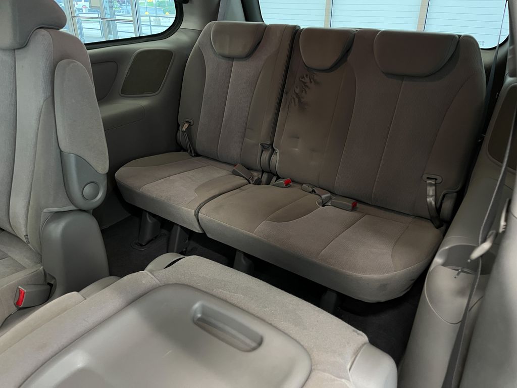 2010 Kia Sedona LX photo 25