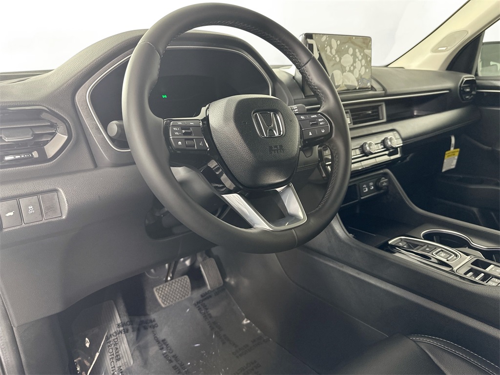 2025 Honda Pilot Touring photo 9