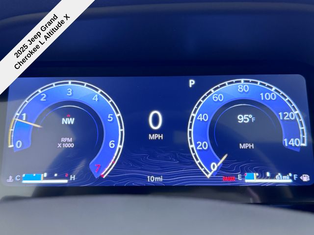 2025 Jeep Grand Cherokee Altitude X photo 2