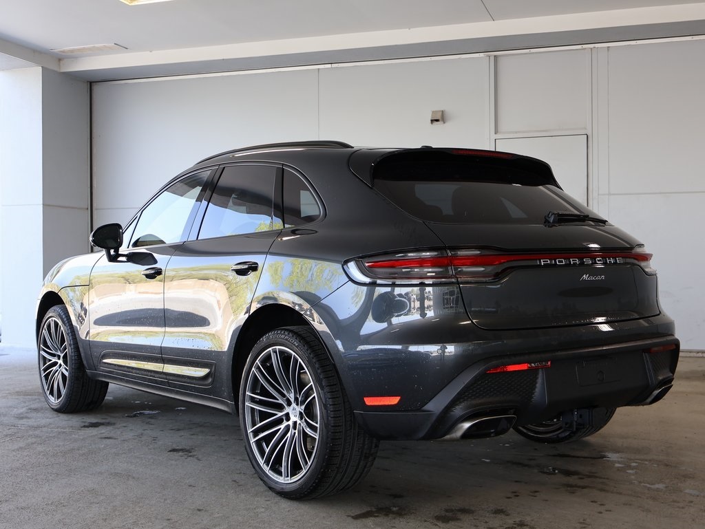 2024 Porsche Macan T photo 3