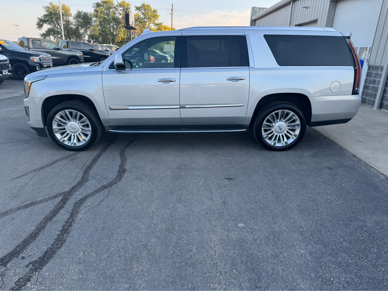 2017 Cadillac Escalade ESV Platinum photo 10
