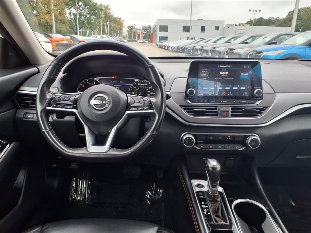 2023 Nissan Altima 2.5 SR photo 13