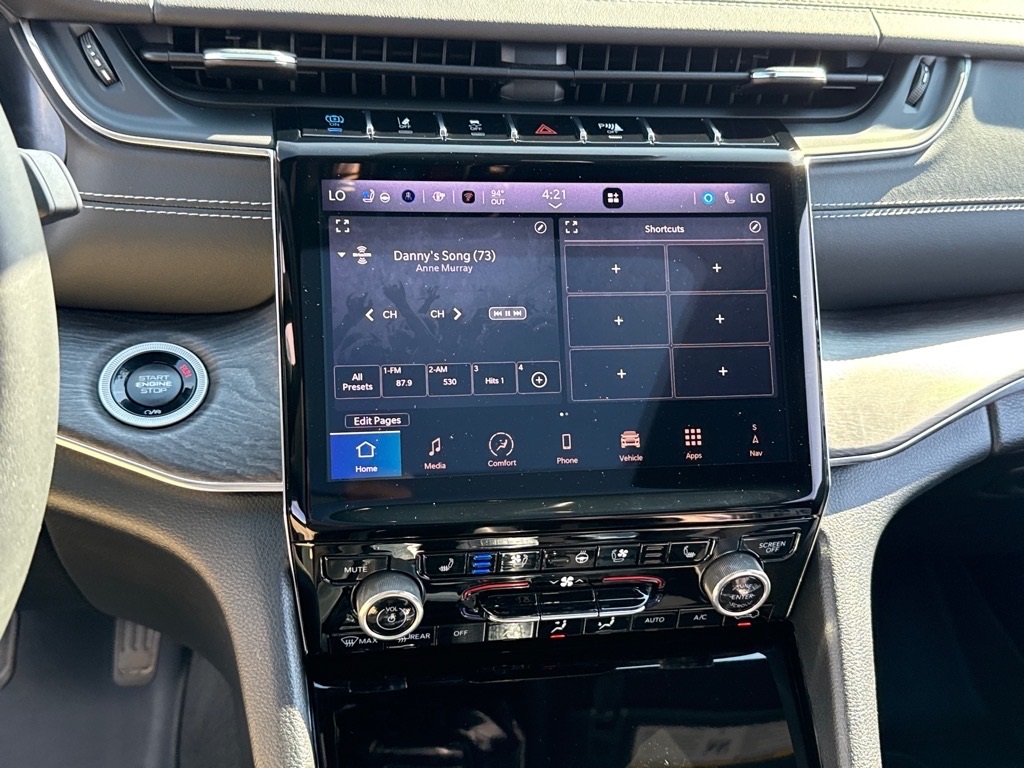 2024 Jeep Grand Cherokee Overland 4xe photo 11