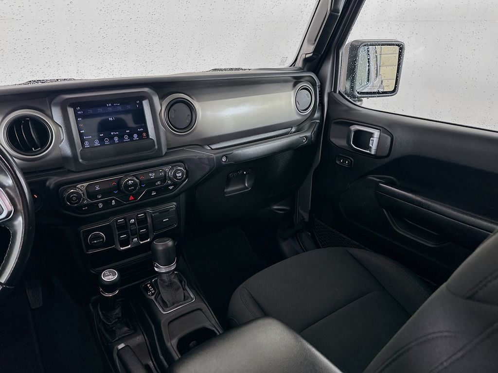 2020 Jeep Gladiator Sport photo 22