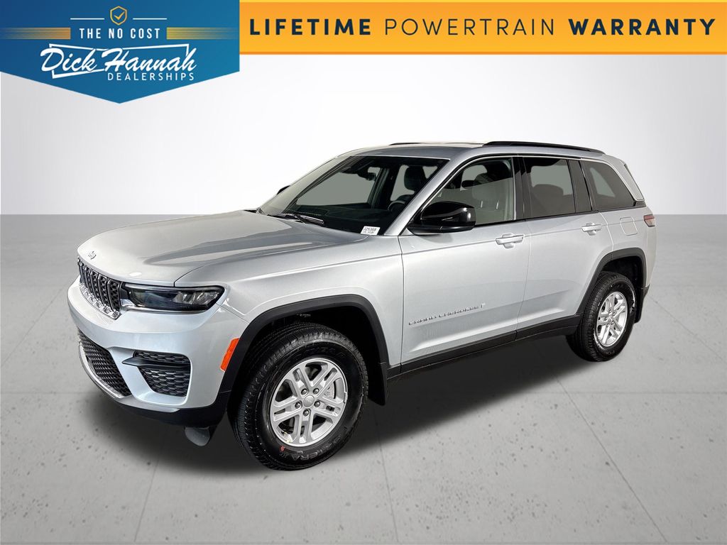 2025 Jeep Grand Cherokee Laredo's photo