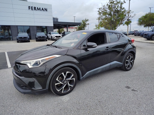 2019 Toyota C-HR XLE photo 3