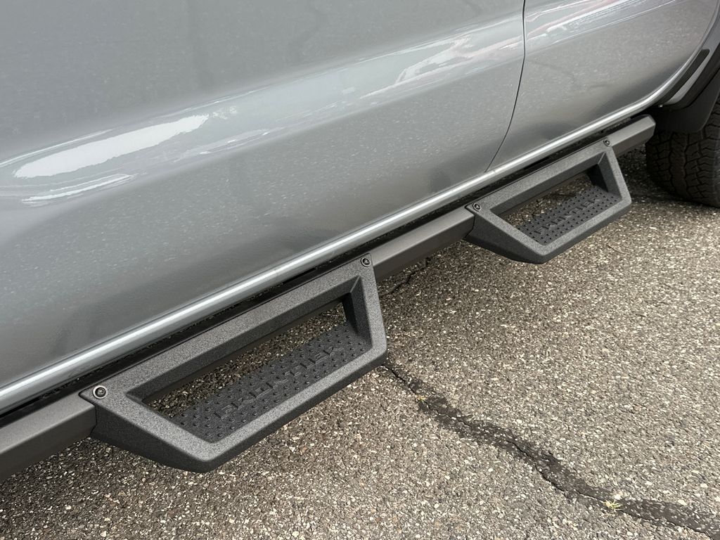 2025 Nissan Frontier PRO-4X photo 9