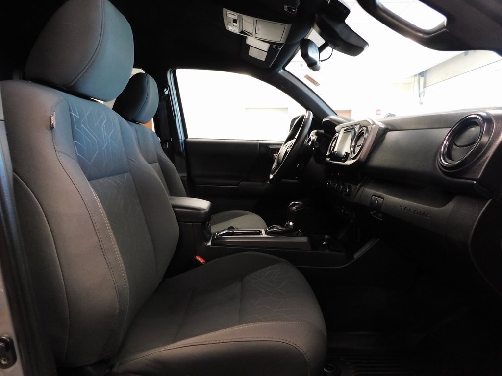 2018 Toyota Tacoma TRD Sport photo 43