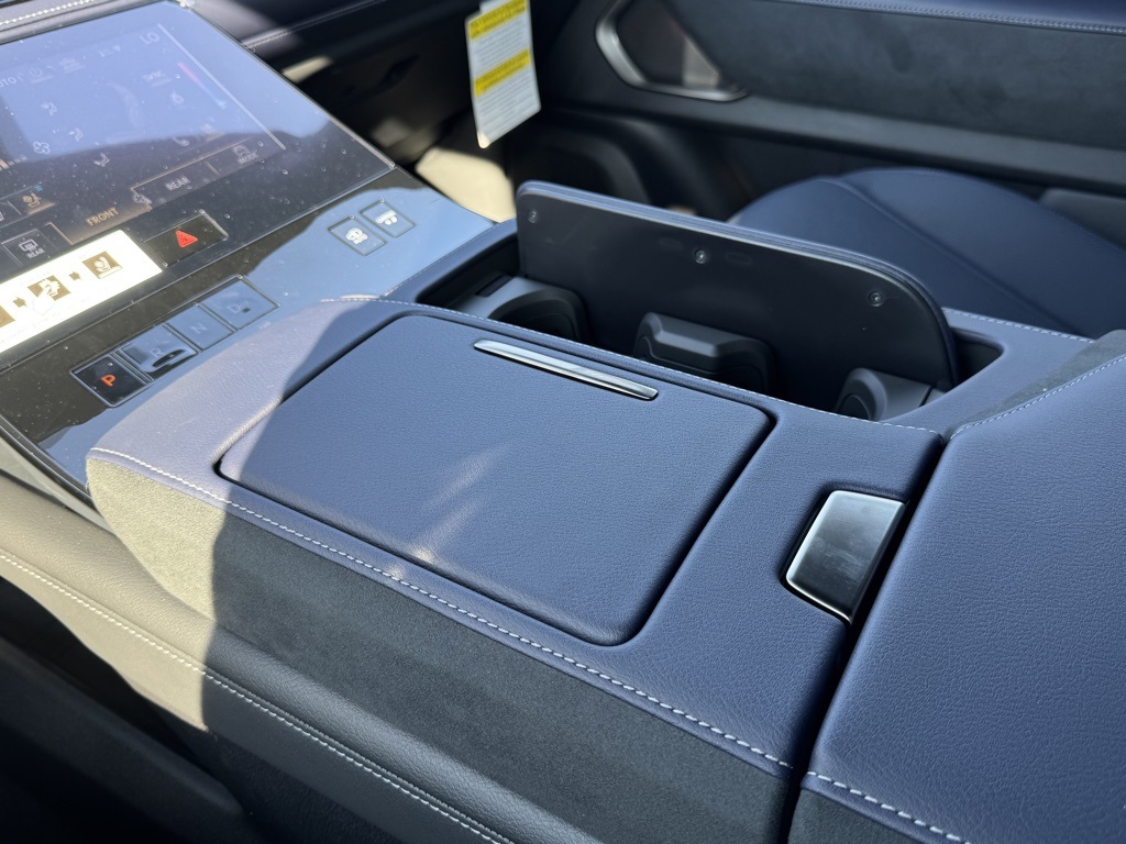 2026 Infiniti QX80 Sensory photo 8