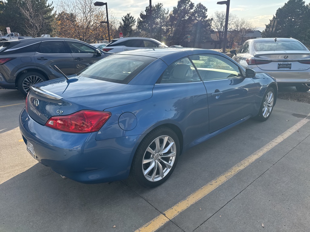 2011 Infiniti G37 Base photo 2