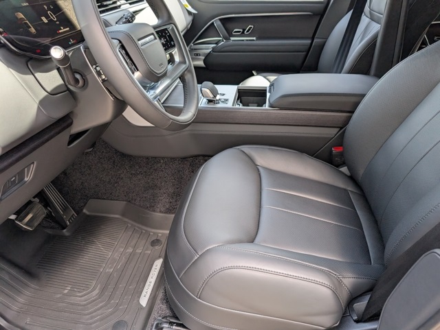 2025 Land Rover Range Rover SE photo 22