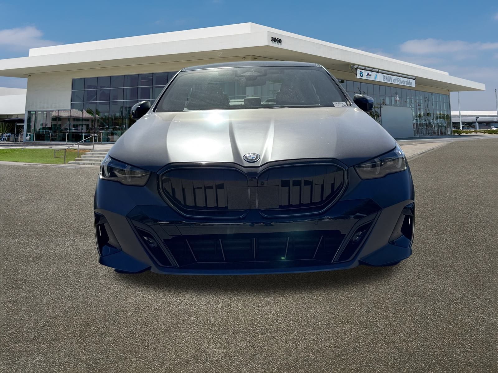 2026 Bmw 550e xDrive photo 2