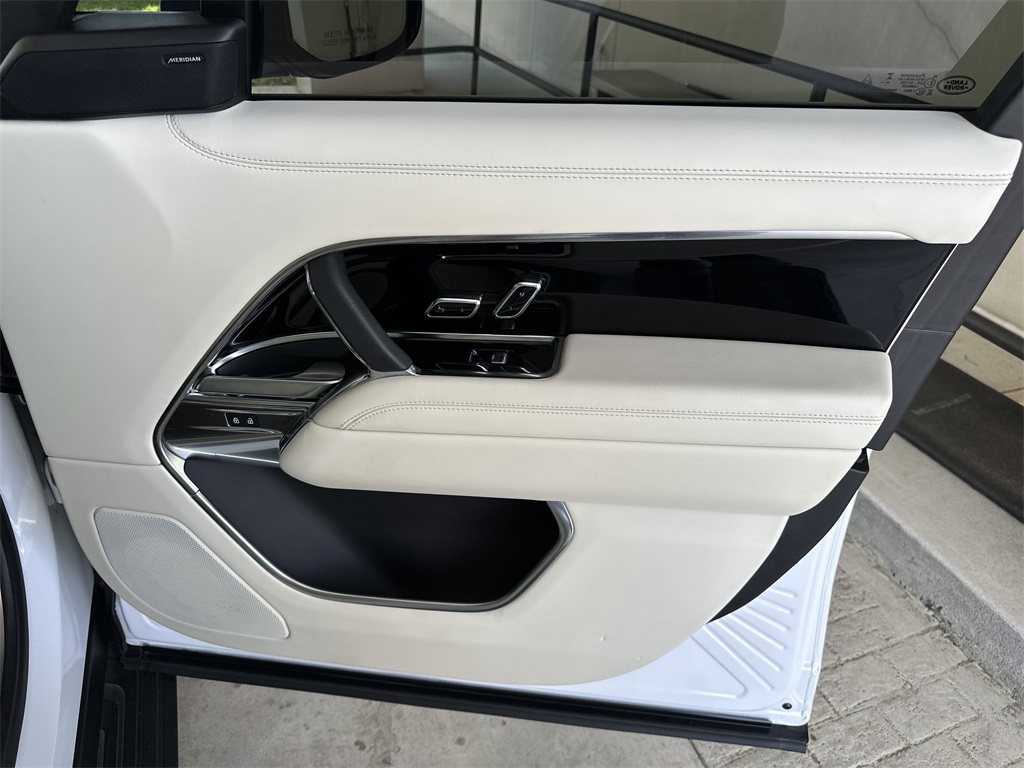 2024 Land Rover Range Rover SE photo 35