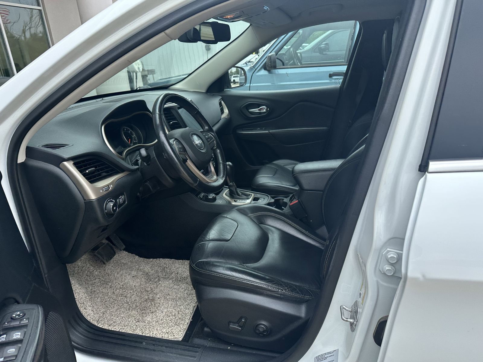 2015 Jeep Cherokee Limited photo 2