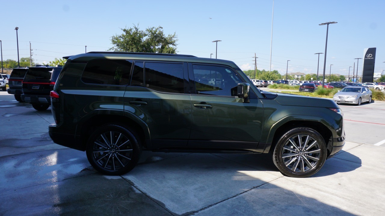 2024 Lexus GX 550 Luxury photo 5