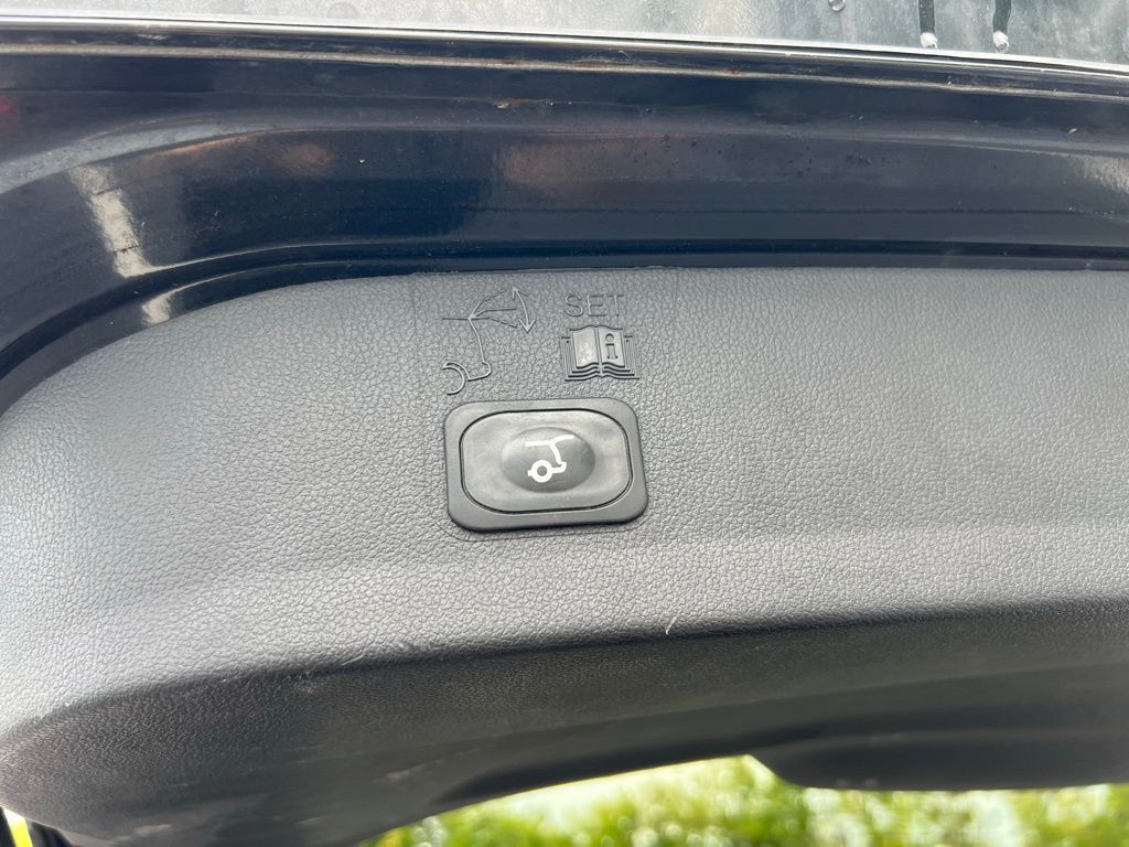 2015 Ford Escape Titanium photo 23