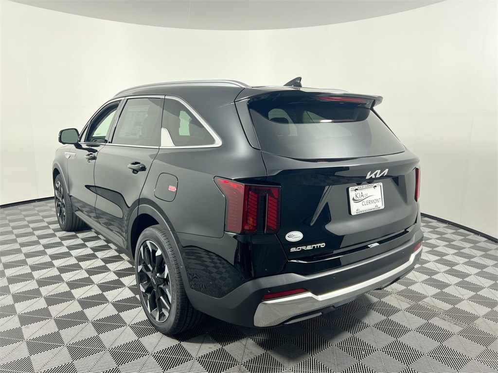 2025 Kia Sorento SX photo 3