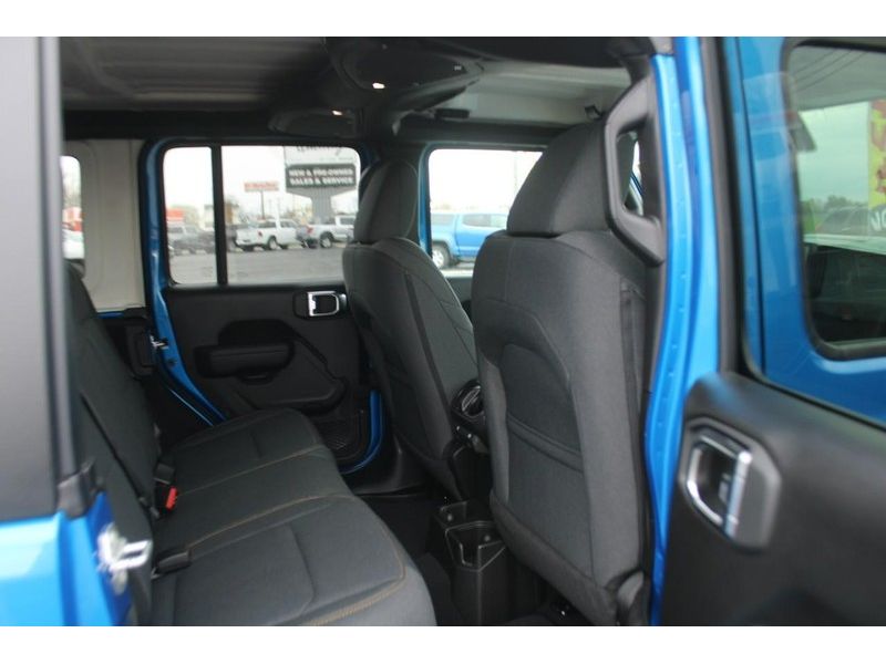 2025 Jeep Wrangler Sport S photo 4