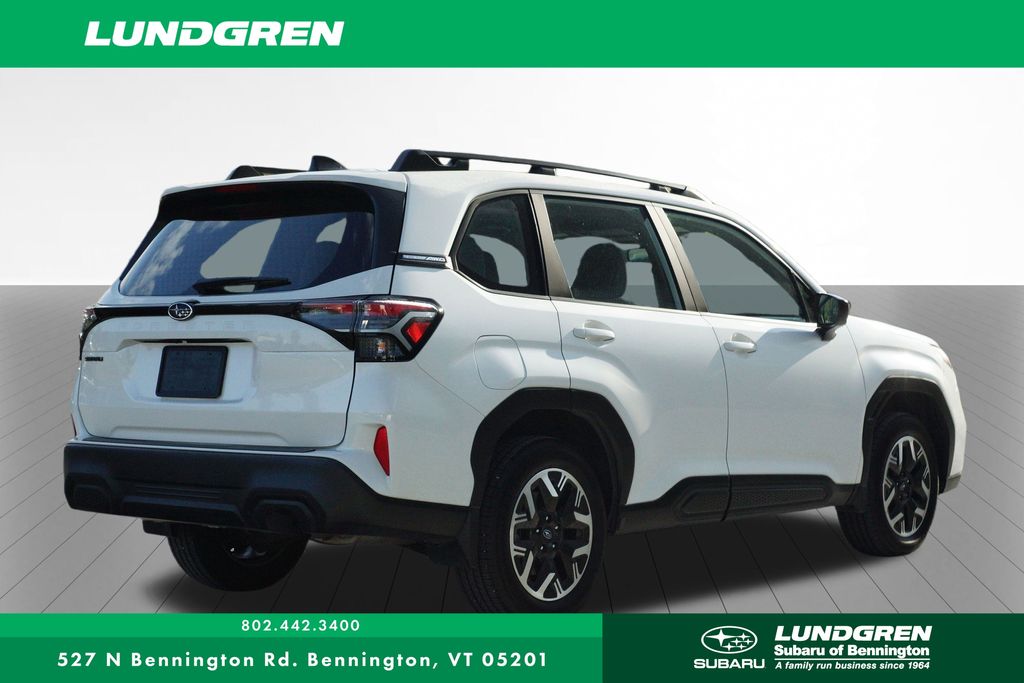 2025 Subaru Forester Base photo 3