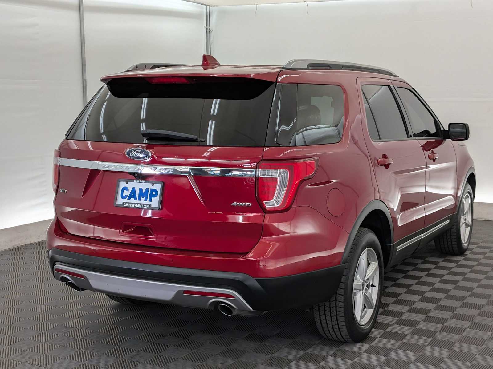 2017 Ford Explorer XLT photo 6
