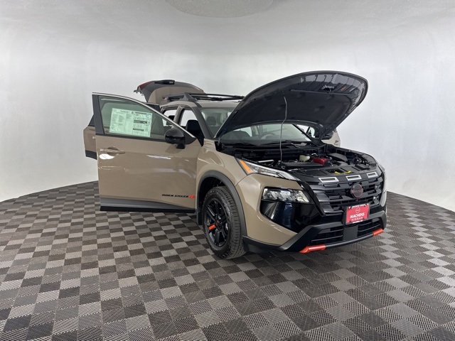 2026 Nissan Rogue SV photo 18