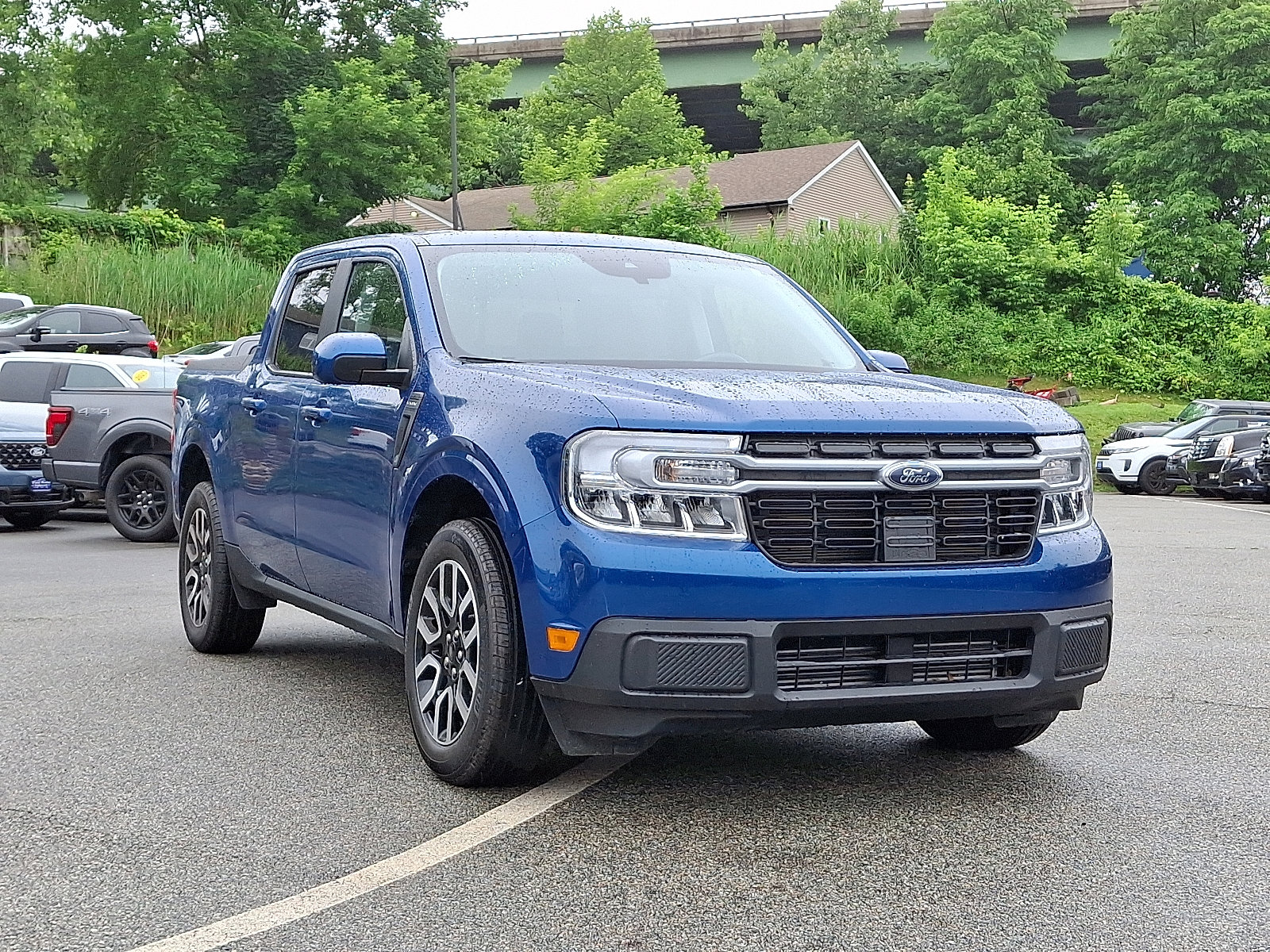 2023 Ford Maverick Lariat photo 2