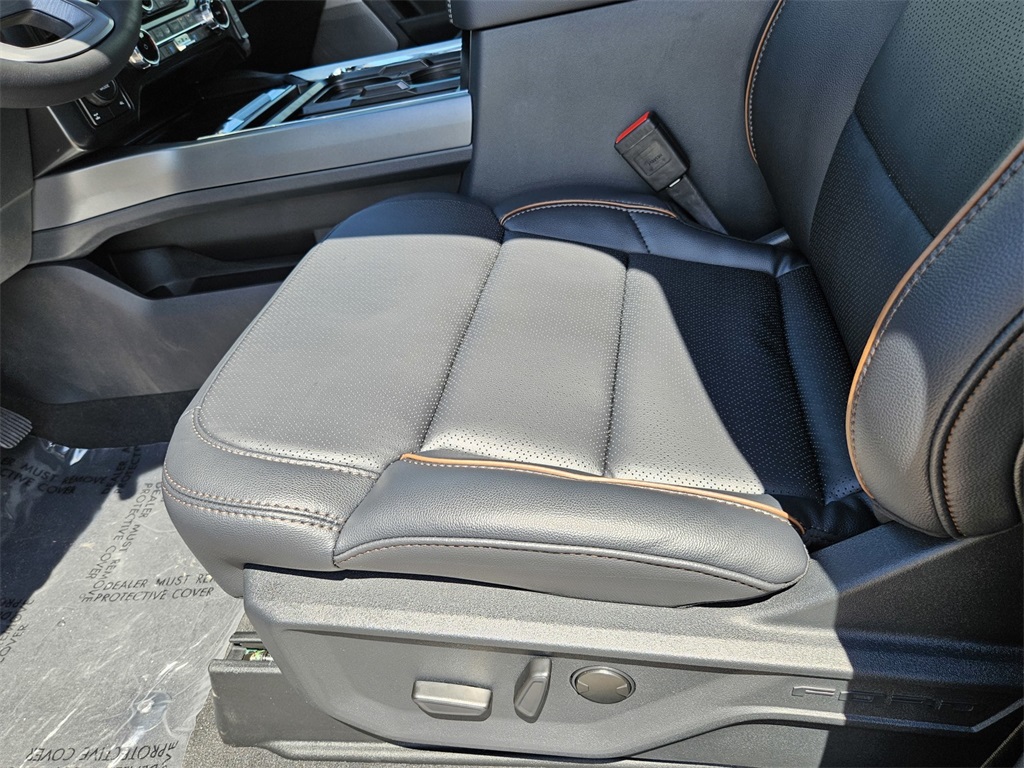 2025 Ford F-250 Lariat photo 14