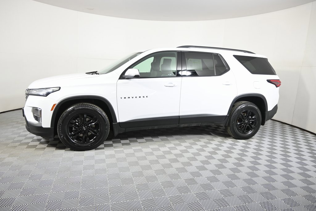Used 2022 Chevrolet Traverse 1LT with VIN 1GNEVGKW0NJ164827 for sale in Forest Lake, Minnesota