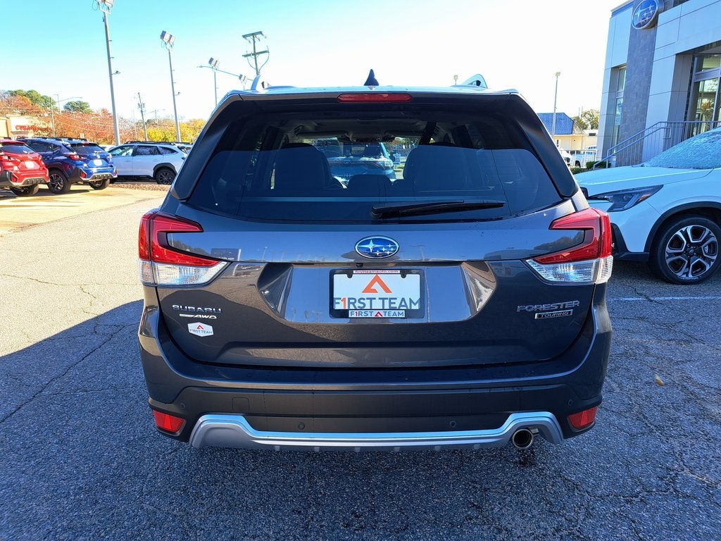 2024 Subaru Forester Touring photo 4