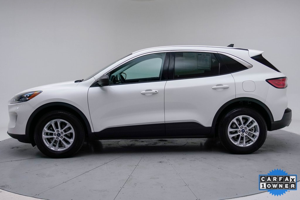 2022 Ford Escape SE photo 2