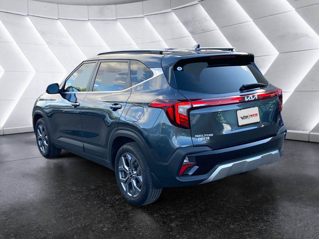 2024 Kia Seltos S photo 6