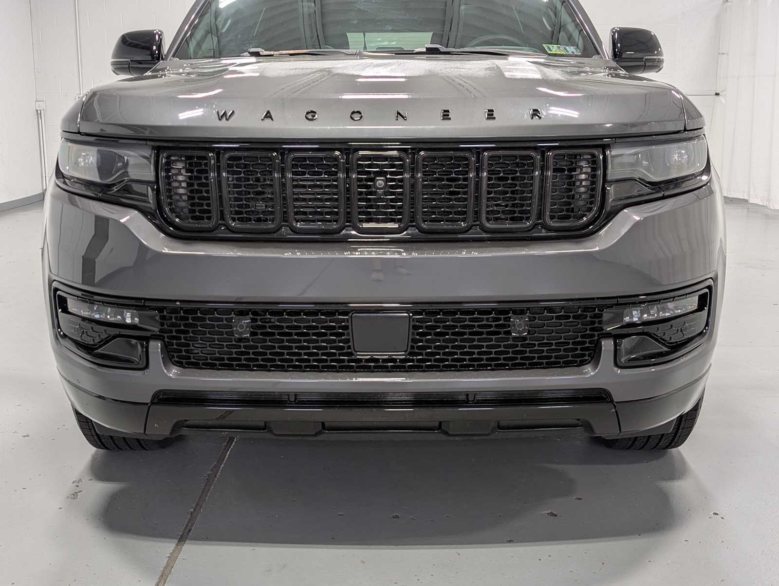 2023 Jeep Wagoneer Series II Carbide photo 2