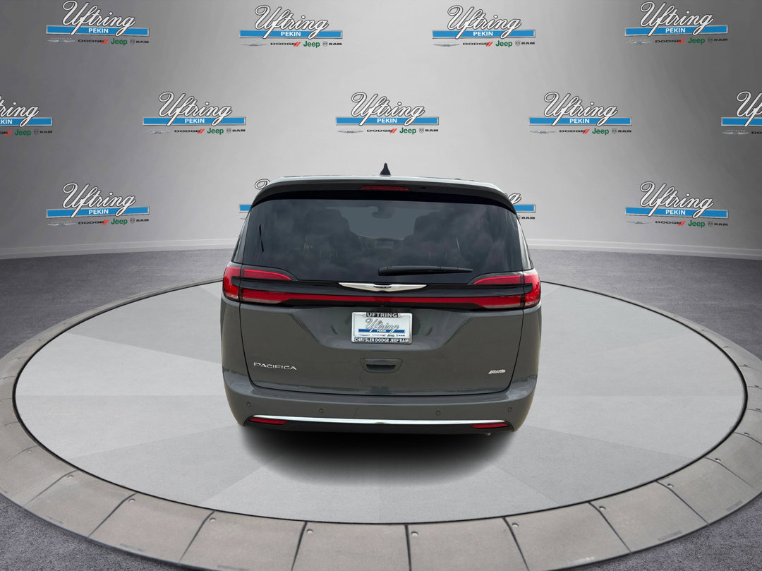 2025 Chrysler Pacifica photo 4