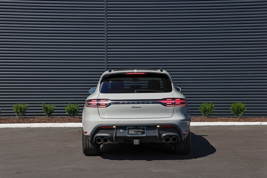 2025 Porsche Macan T photo 6
