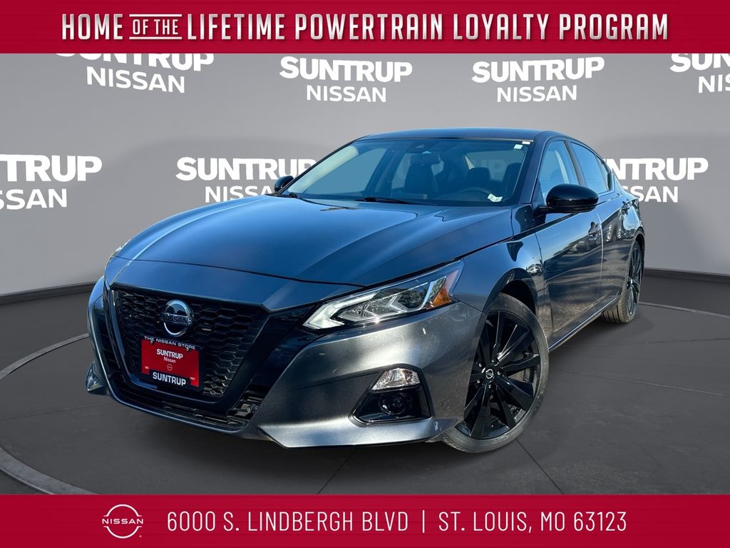 2022 Nissan Altima SR