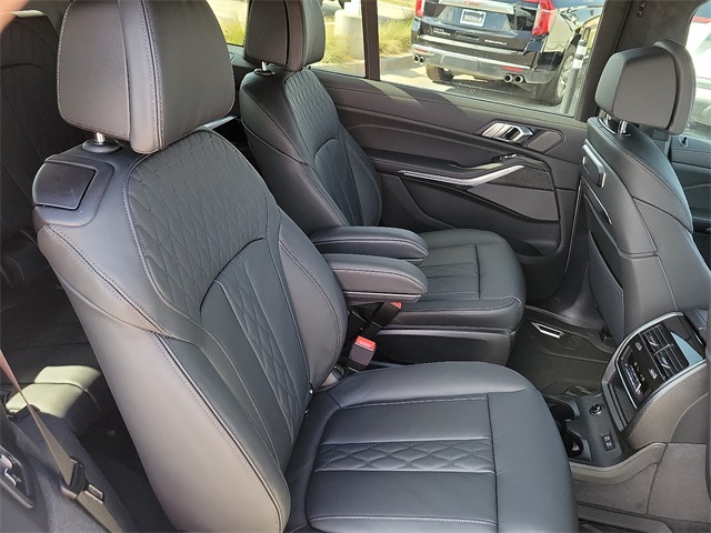 2026 Bmw X7 M60i photo 16