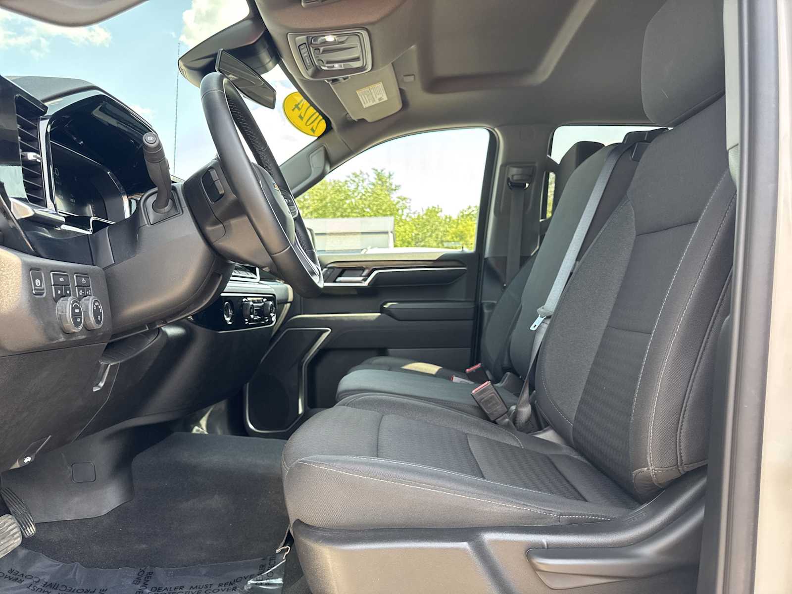 2024 Chevrolet Silverado 1500 LT photo 17