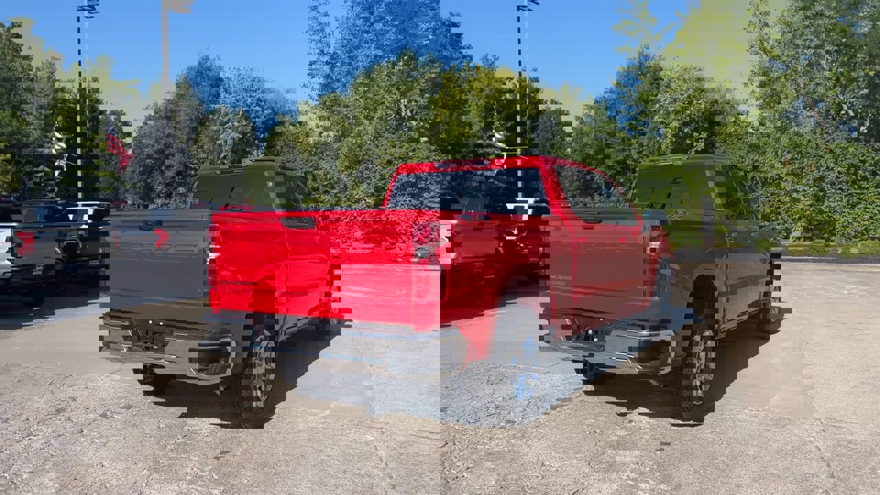 2025 Chevrolet Silverado 1500 LT photo 8