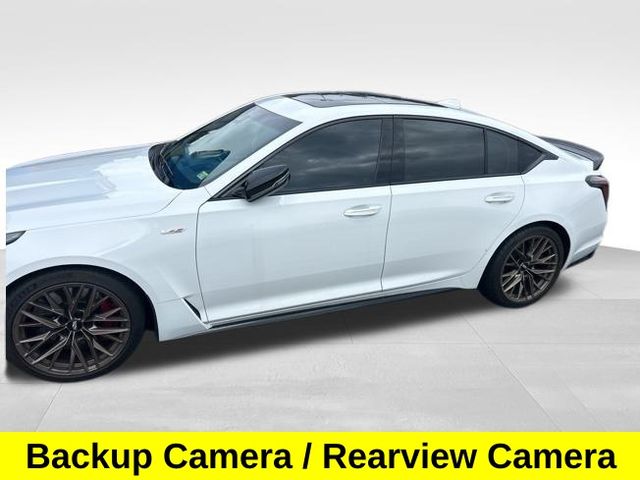 2022 Cadillac CT5 V photo 2