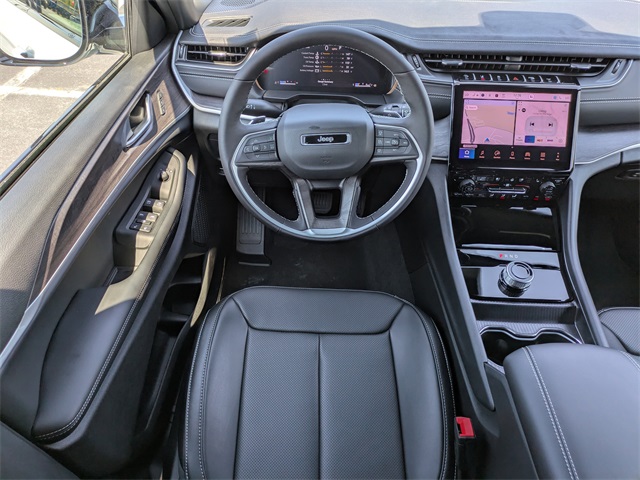2025 Jeep Grand Cherokee Limited photo 18