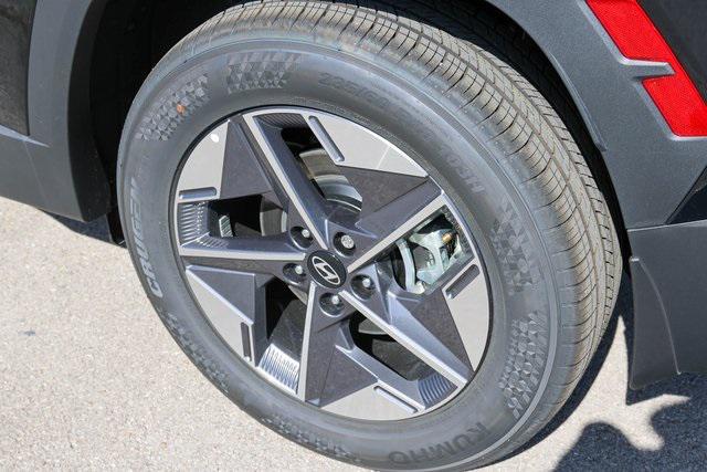 New 2025 Black Hyundai SEL FWD image 5