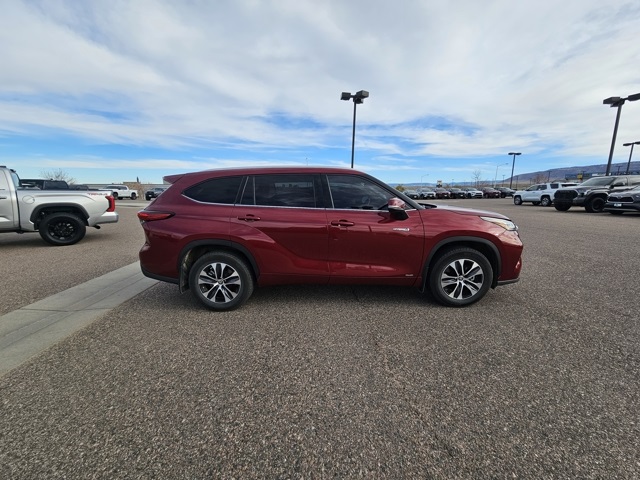 2020 Toyota Highlander Hybrid XLE photo 4