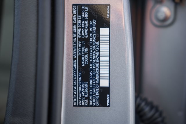 2026 Volvo XC40 Plus photo 36