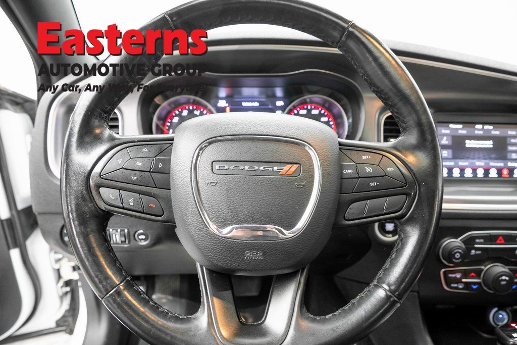 2022 Dodge Charger SXT photo 9