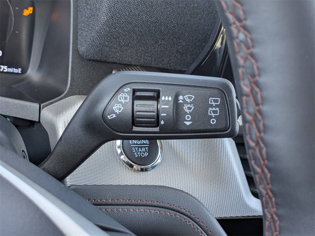 2025 Ford Explorer photo 27
