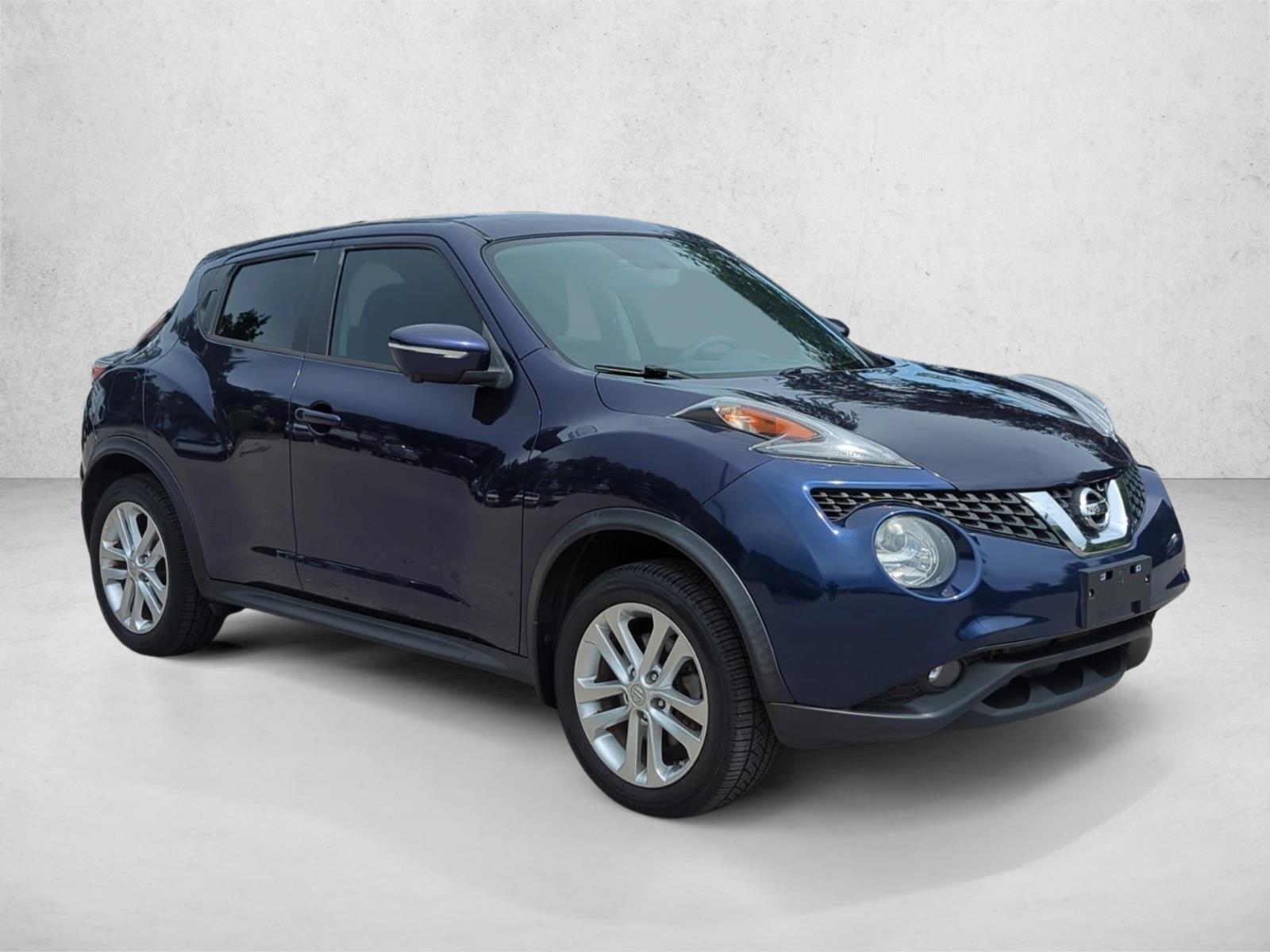 2015 Nissan Juke SL photo 3