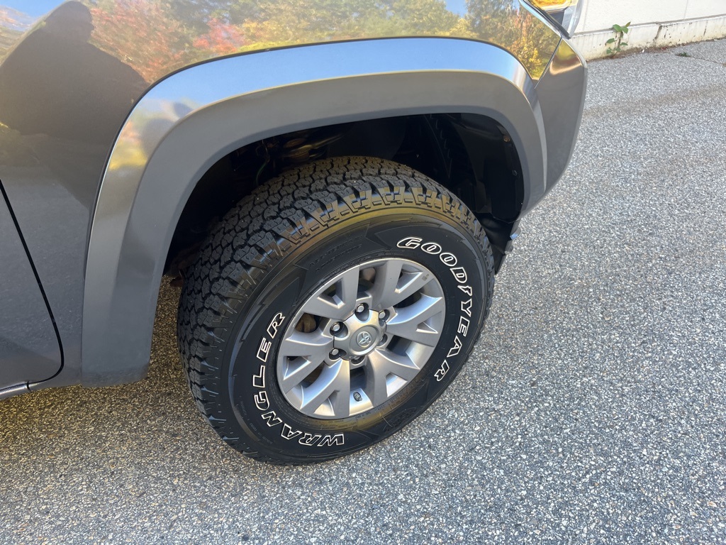 2018 Toyota Tacoma SR5 photo 4