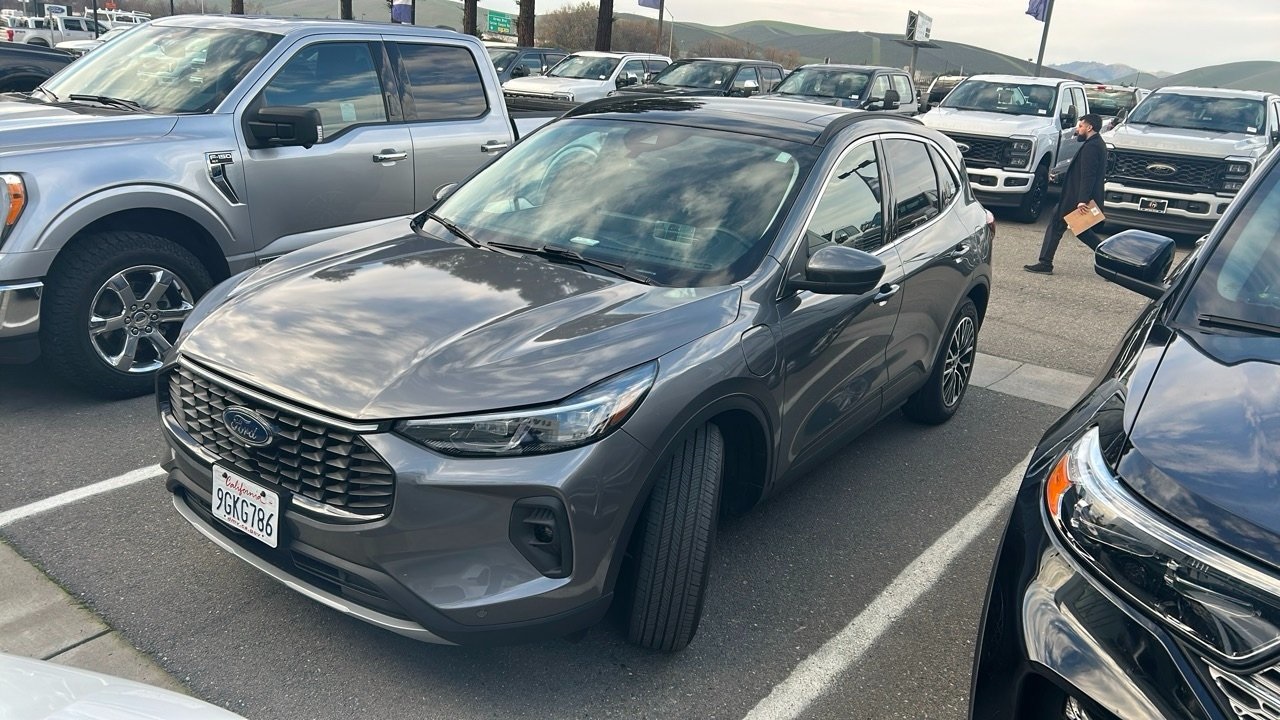 2023 Ford Escape PHEV's photo